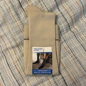 Equmen beige compression socks